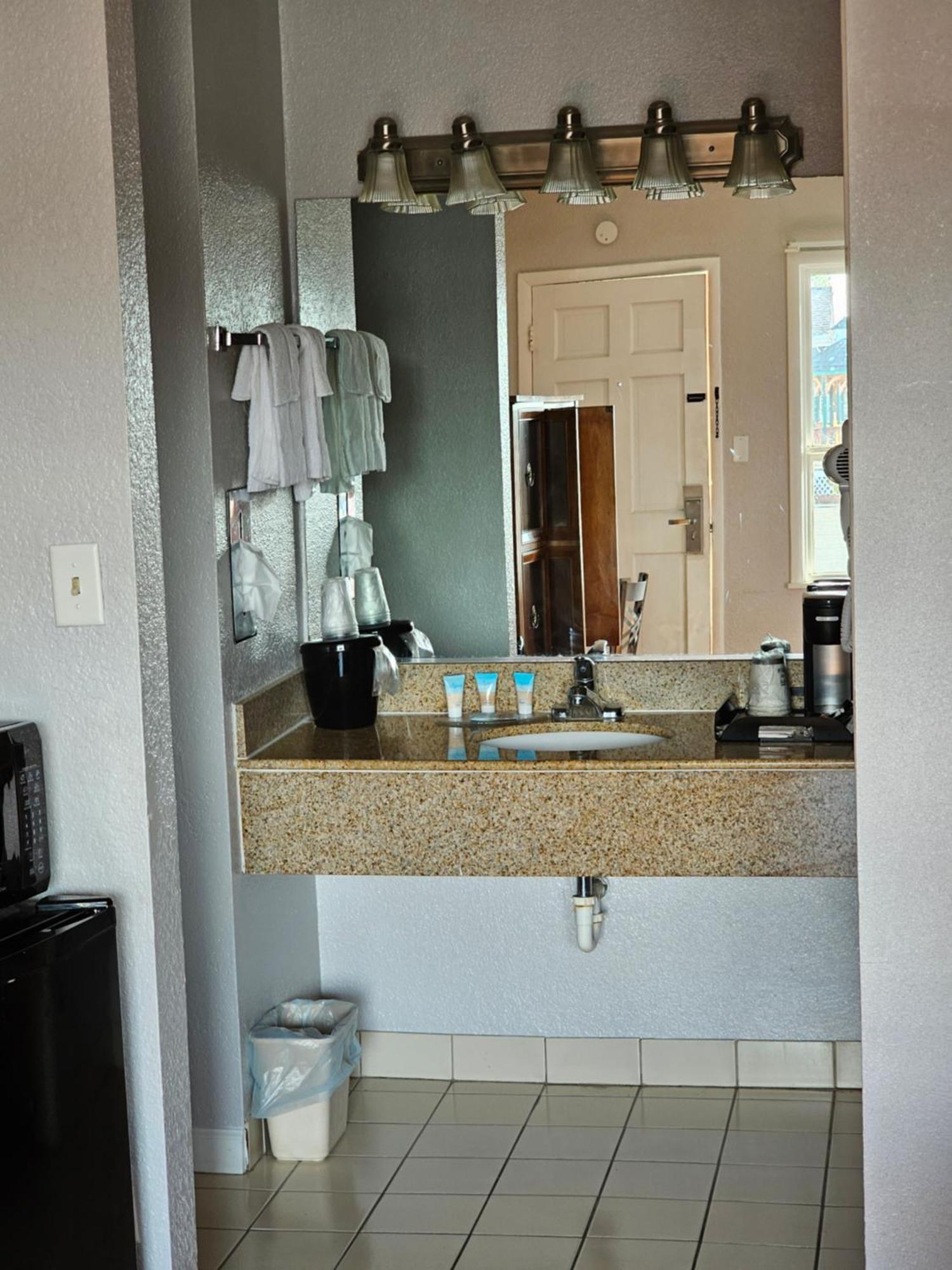 Atlantic Shores Inn And Suites Chincoteague Ngoại thất bức ảnh